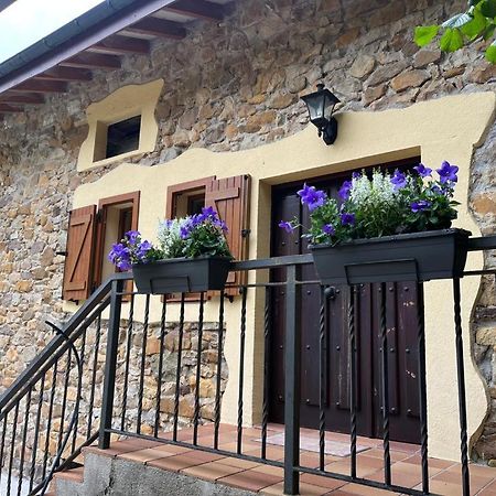 VillaMerceditas Rasines Exterior foto